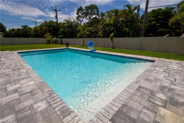 1280 Morningside DR, NAPLES FL 34103