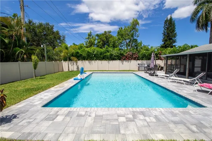 1280 Morningside DR, NAPLES FL 34103