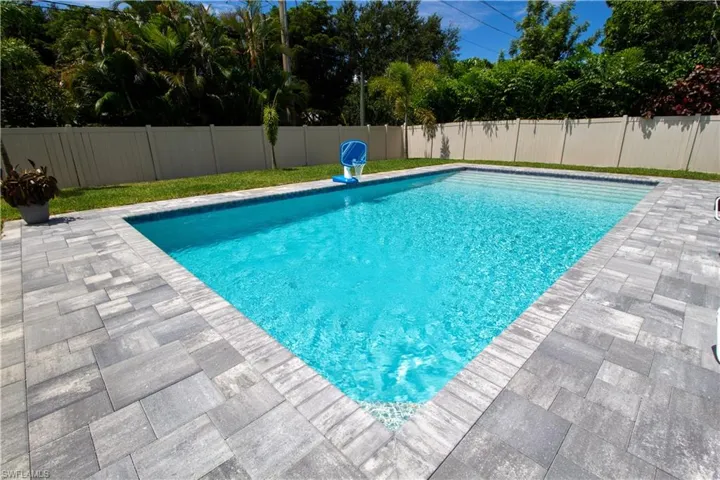 1280 Morningside DR, NAPLES FL 34103