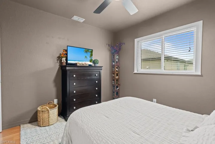 613 Nw 14th Ter, Cape Coral, Florida 33993