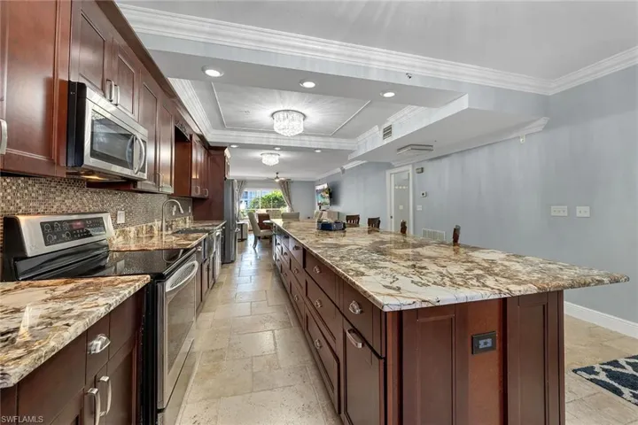 6010  Chardonnay  LN, Naples, FL 34119