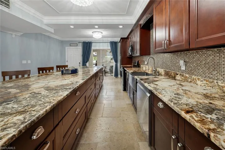 6010  Chardonnay  LN, Naples, FL 34119