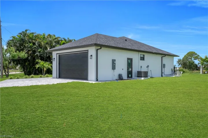 824 Sw 15th St, Cape Coral, Florida 33991