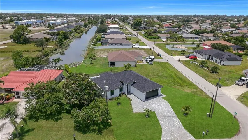 824 Sw 15th St, Cape Coral, Florida 33991