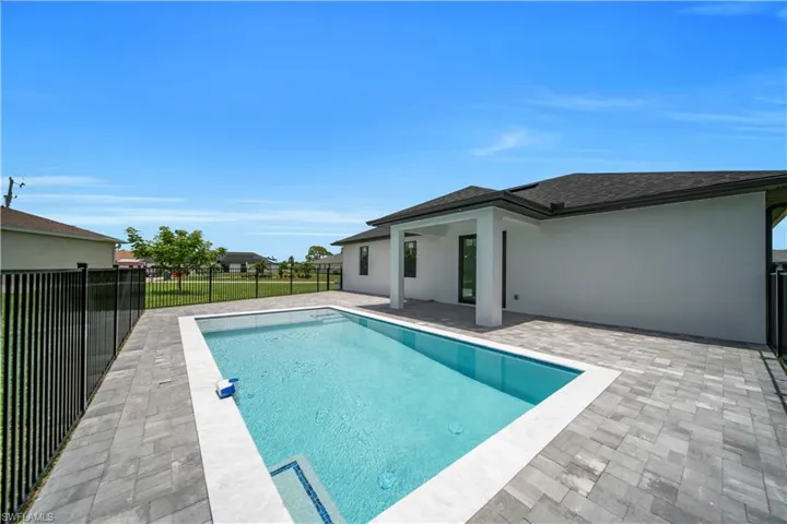 824 Sw 15th St, Cape Coral, Florida 33991