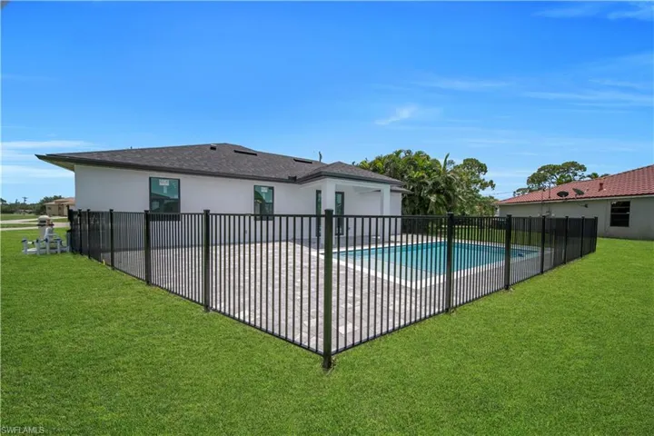 824 Sw 15th St, Cape Coral, Florida 33991