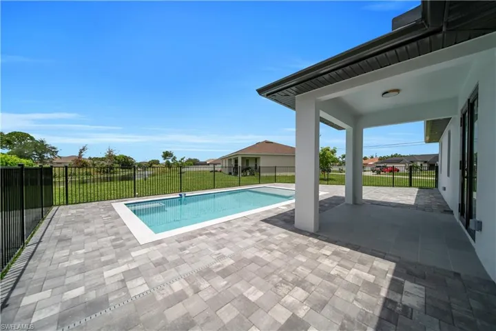 824 Sw 15th St, Cape Coral, Florida 33991