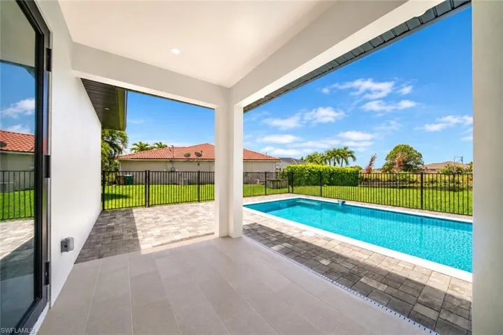 824 Sw 15th St, Cape Coral, Florida 33991