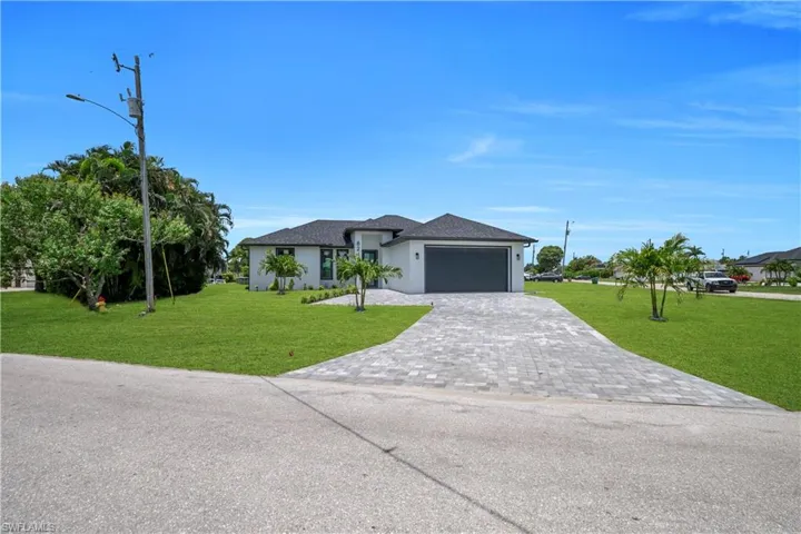 824 Sw 15th St, Cape Coral, Florida 33991
