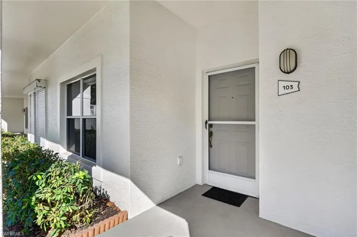 975 Tarpon Cove Dr 103, Naples, Florida 34110
