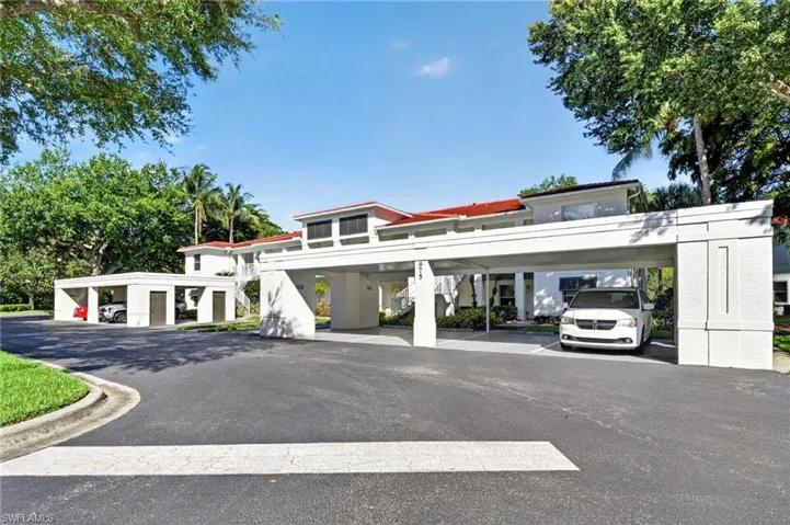975 Tarpon Cove Dr 103, Naples, Florida 34110