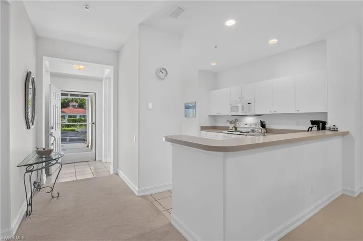 975 Tarpon Cove Dr 103, Naples, Florida 34110