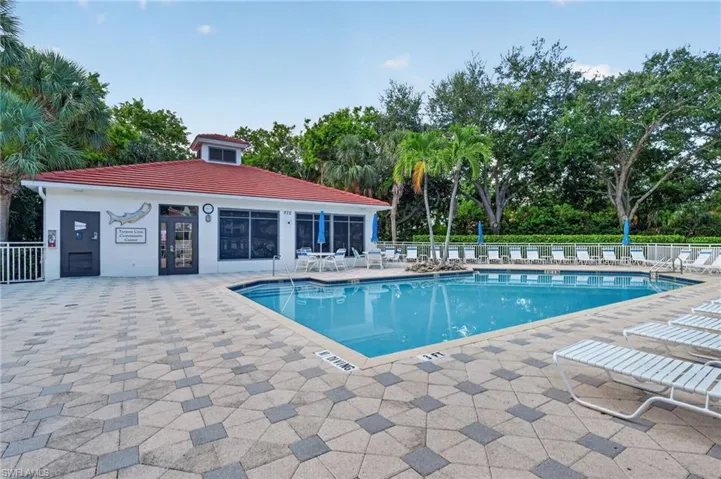 975 Tarpon Cove Dr 103, Naples, Florida 34110