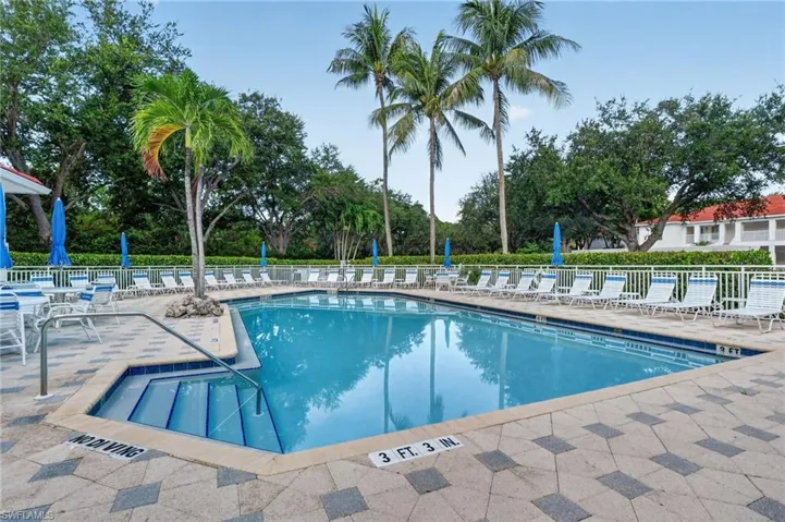 975 Tarpon Cove Dr 103, Naples, Florida 34110