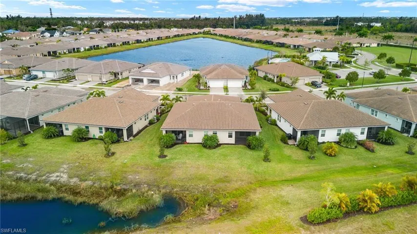 10271  Bonavie Cove  DR, Fort Myers, FL 33966
