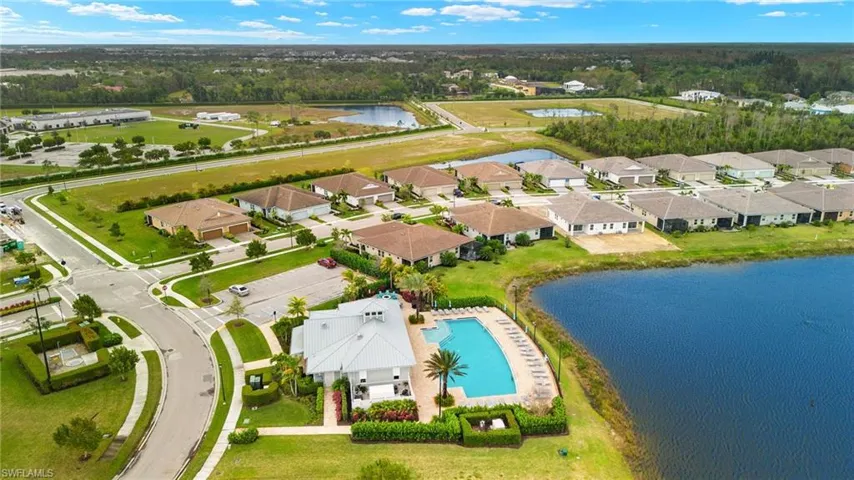 10271  Bonavie Cove  DR, Fort Myers, FL 33966