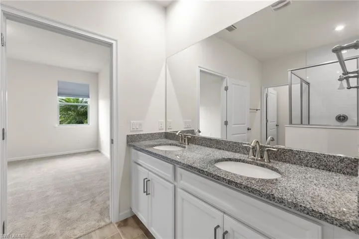 10271  Bonavie Cove  DR, Fort Myers, FL 33966