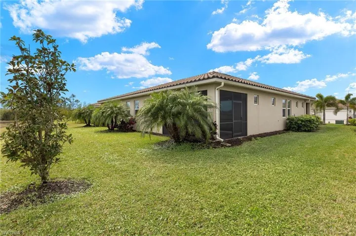 10271  Bonavie Cove  DR, Fort Myers, FL 33966