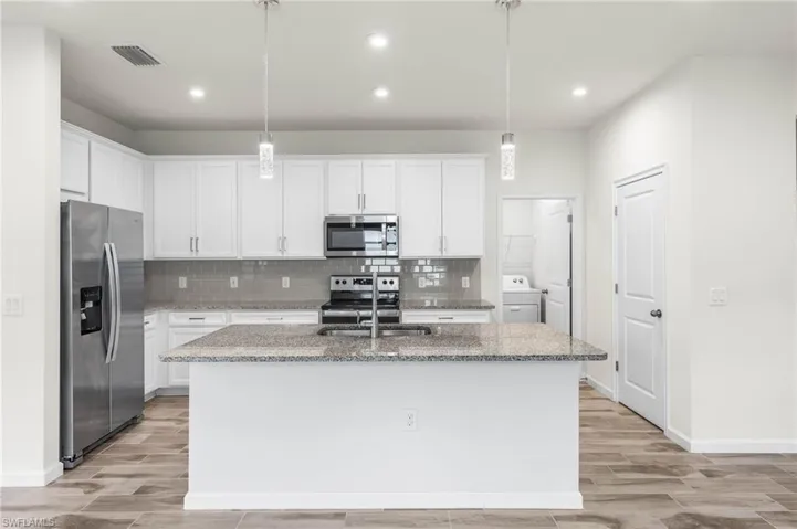 10271  Bonavie Cove  DR, Fort Myers, FL 33966
