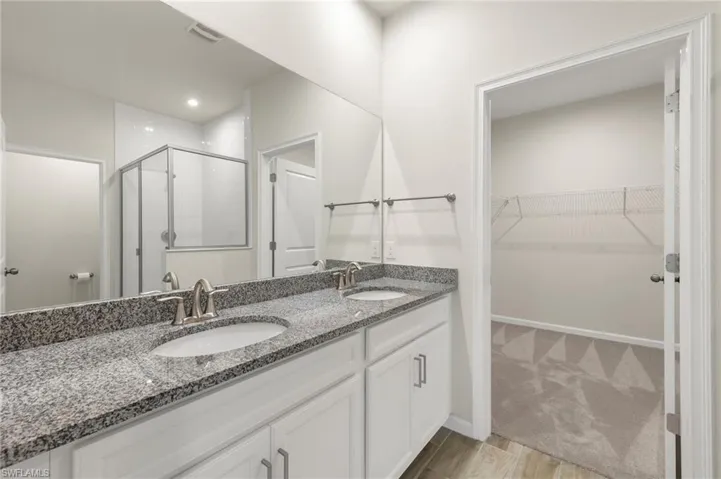 10271  Bonavie Cove  DR, Fort Myers, FL 33966