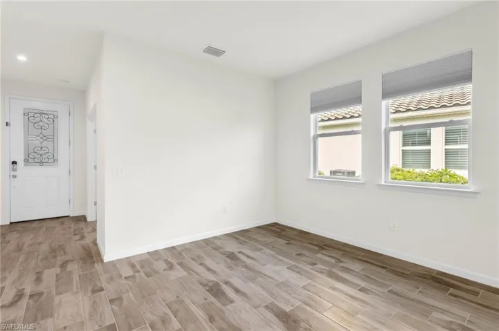 10271  Bonavie Cove  DR, Fort Myers, FL 33966