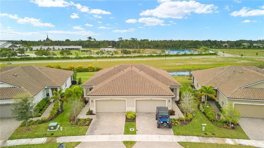 10271  Bonavie Cove  DR, Fort Myers, FL 33966