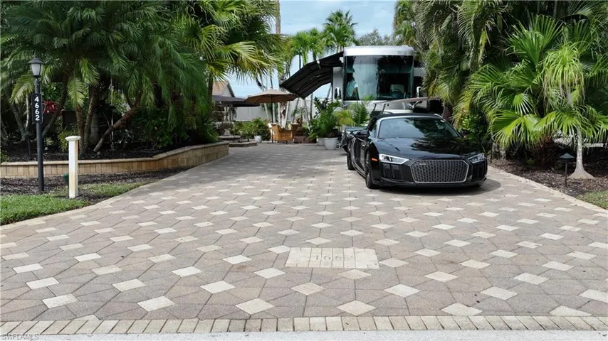 4662 Southern Breeze Dr, Naples, Florida 34114