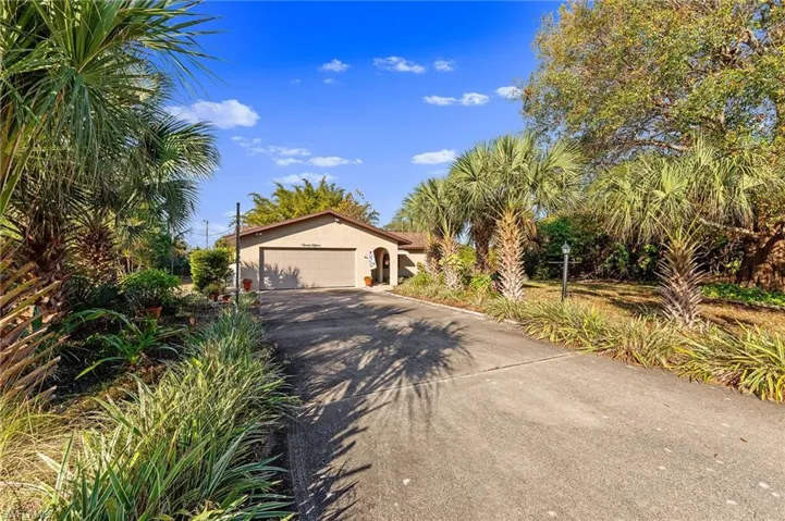 1115  Hibiscus  AVE, Lehigh Acres, FL 33972