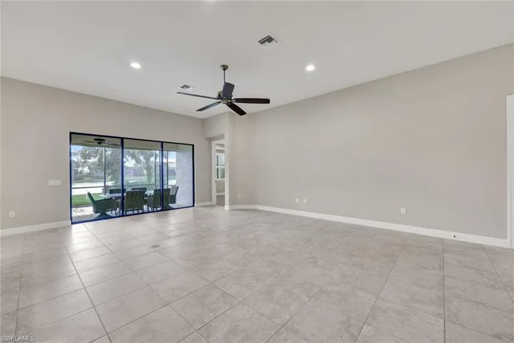 16183  Cartwright  LN, Naples, FL 34110