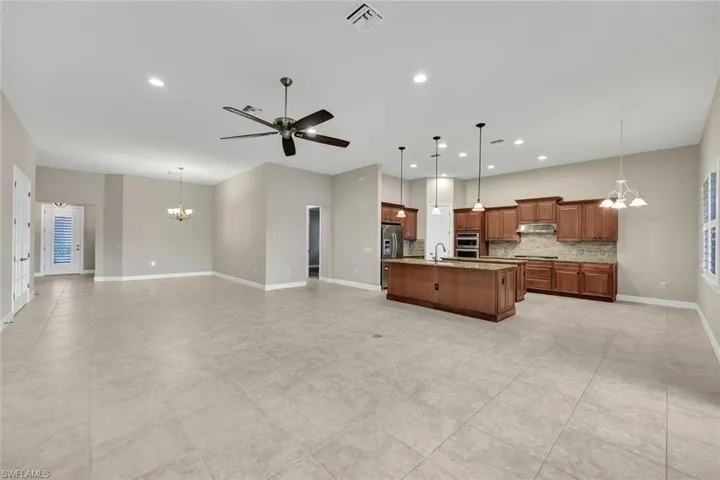 16183  Cartwright  LN, Naples, FL 34110