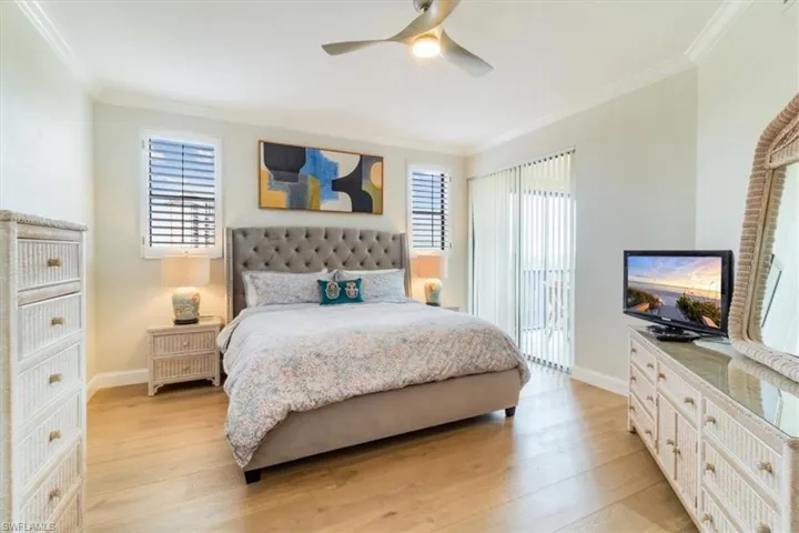 7040  Pelican Bay  BLVD, Naples, FL 34108