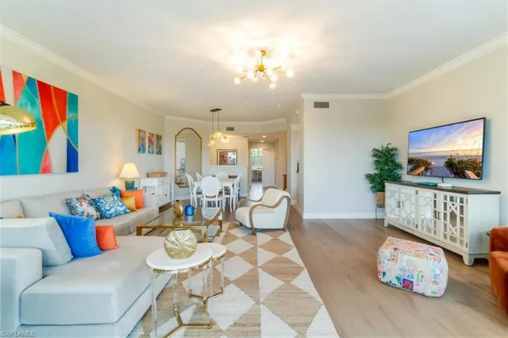 7040  Pelican Bay  BLVD, Naples, FL 34108