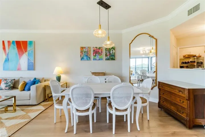 7040  Pelican Bay  BLVD, Naples, FL 34108