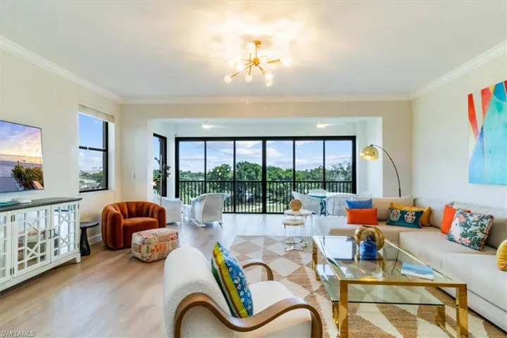 7040  Pelican Bay  BLVD, Naples, FL 34108