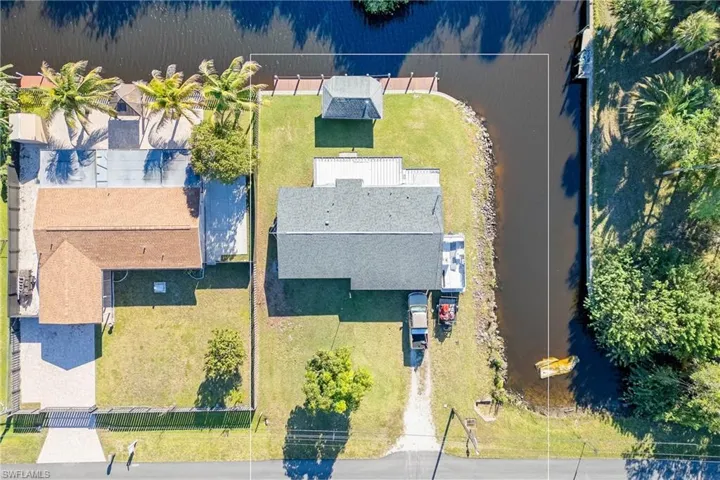 Birds eye view of property