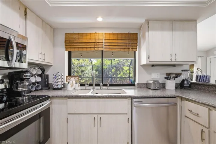 6856  Fairview  ST, Fort Myers, FL 33966