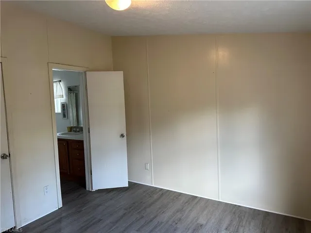 2nd bedroom with full bath room