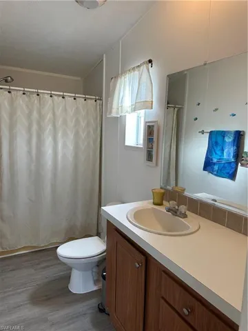 full bathroom #2 with tub