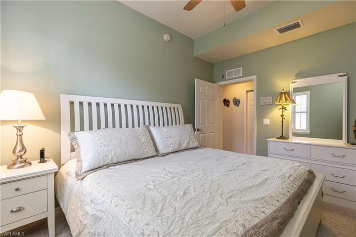 10530  Smokehouse Bay  DR, Naples, FL 34120