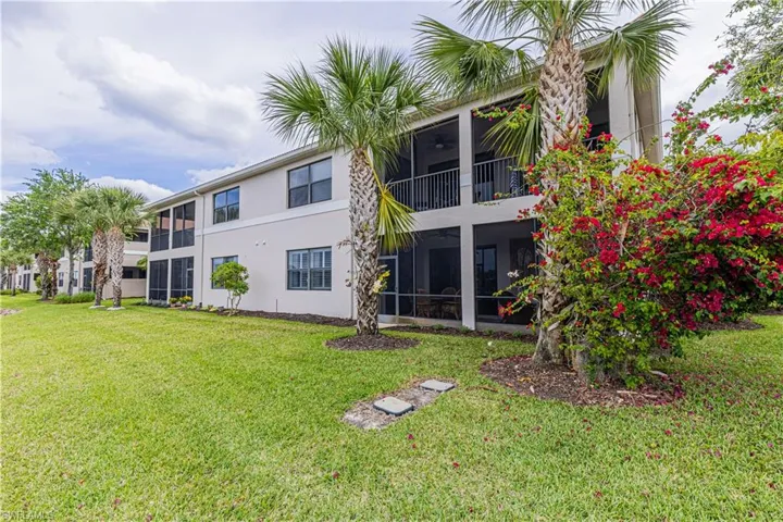 10530  Smokehouse Bay  DR, Naples, FL 34120