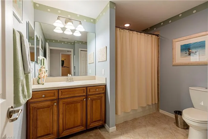 10530  Smokehouse Bay  DR, Naples, FL 34120