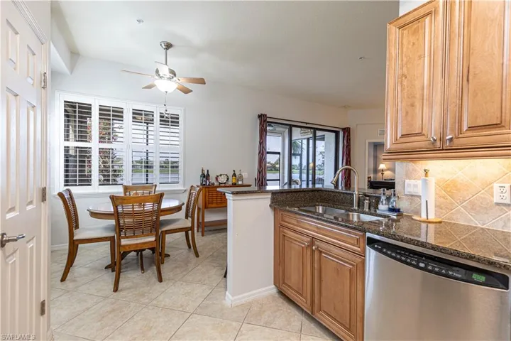 10530  Smokehouse Bay  DR, Naples, FL 34120