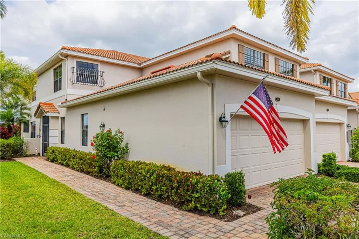 10530  Smokehouse Bay  DR, Naples, FL 34120