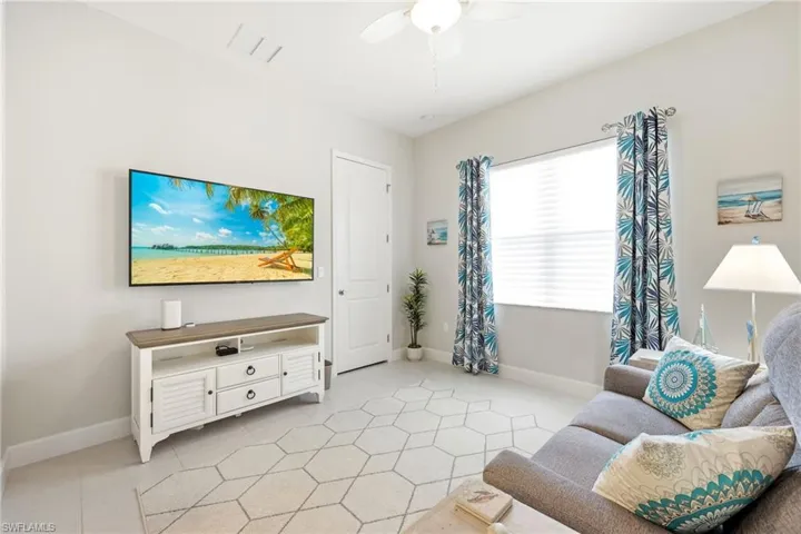 Bedroom 3 / Den