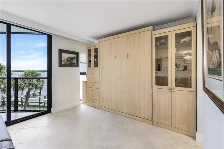 Murphy bed