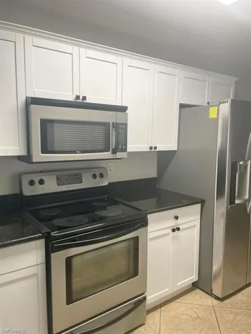 1220  Commonwealth  CIR, Naples, FL 34116