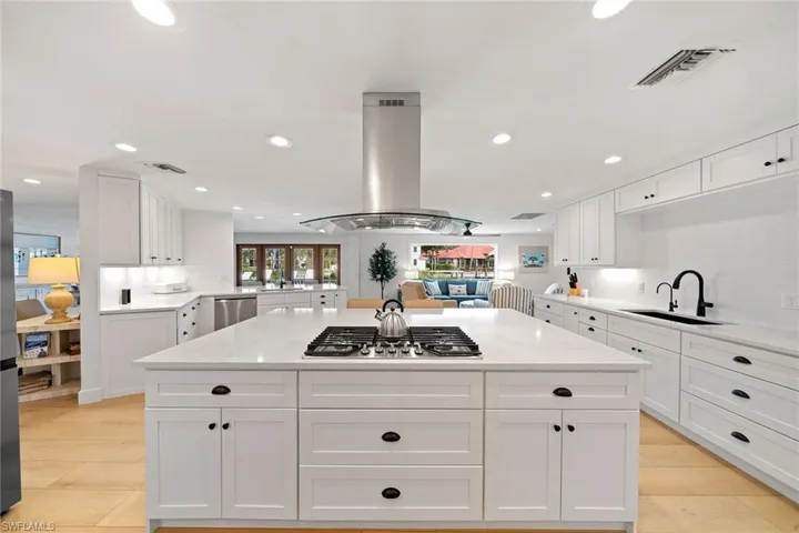 337 Mooring Line Dr, Naples, Florida 34102