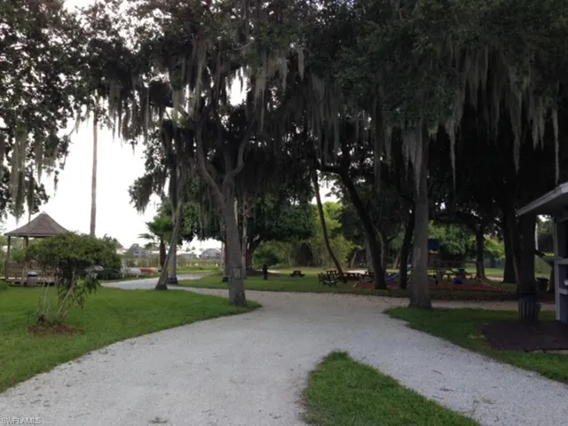 Lake Spinnaker Park