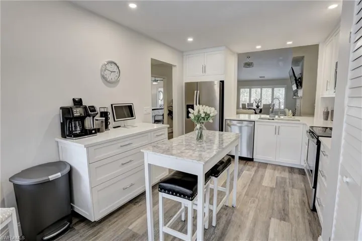 408  Courtside  DR, Naples, FL 34105