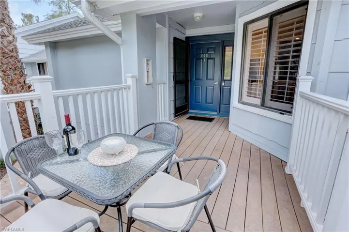 408  Courtside  DR, Naples, FL 34105
